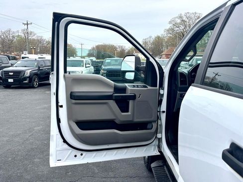 Used 2020 Ford F250 XL w/ Power Equipment Group image 14