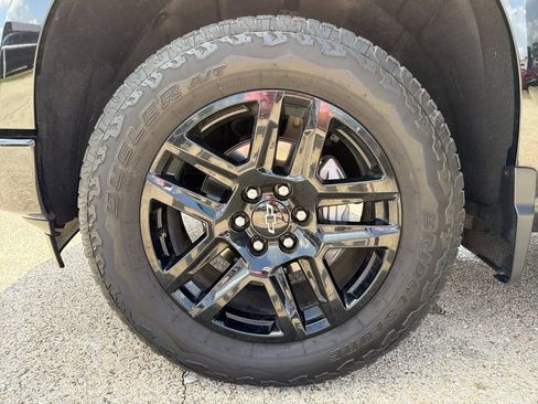 Certified 2025 Chevrolet Silverado 1500 Custom w/ Turbomax Blackout Package AWD/4WD image 27