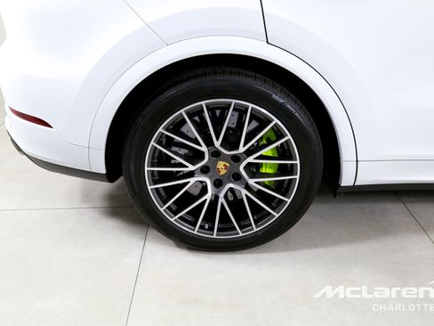 Used 2023 Porsche Cayenne Turbo S image 34