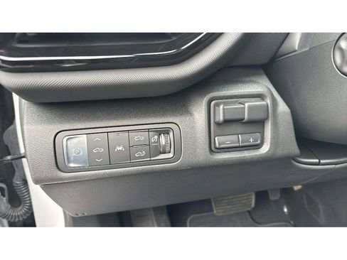 Used 2024 Chevrolet Silverado EV RST image 20
