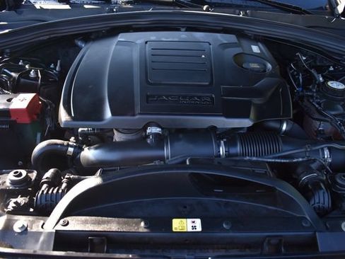 Used 2018 Jaguar F-PACE Premium AWD/4WD image 40