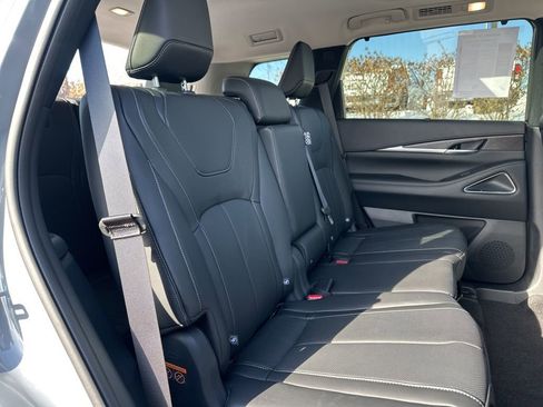Used 2025 INFINITI QX60 Sensory w/ Vision Package image 37