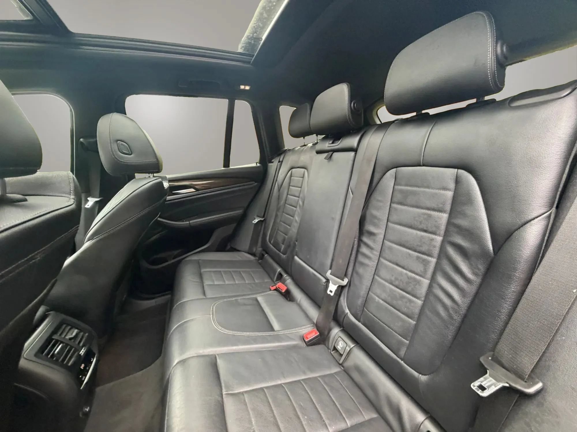 Used 2018 BMW X3 xDrive30i AWD/4WD image 14