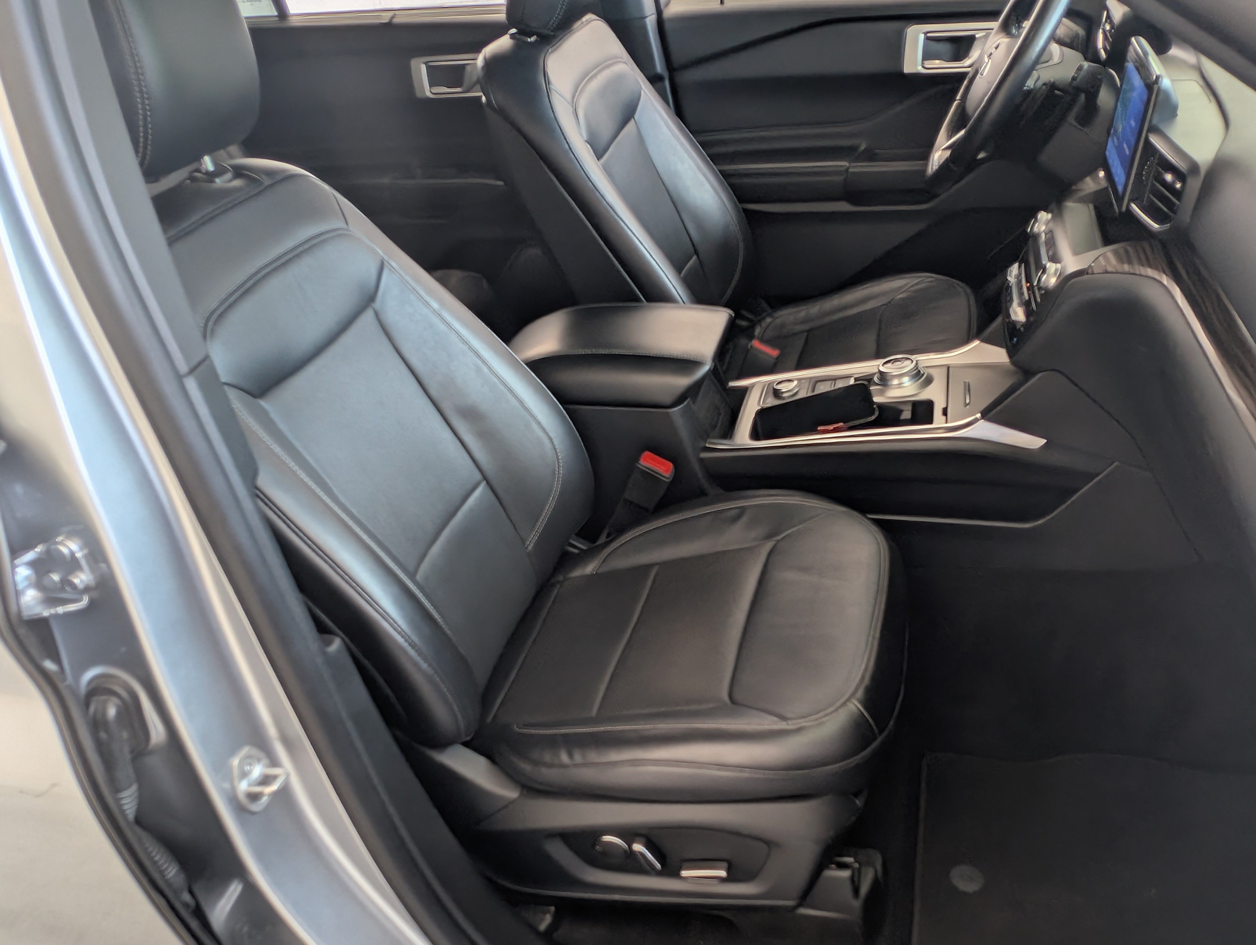 Used 2020 Ford Explorer Limited AWD/4WD image 21