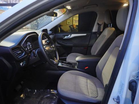 Used 2020 Ford Escape SE image 25