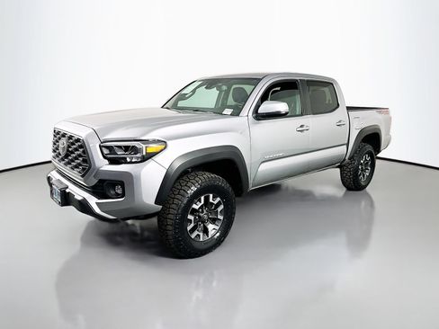 Certified 2023 Toyota Tacoma TRD Off-Road w/ Technology Package AWD/4WD image 3