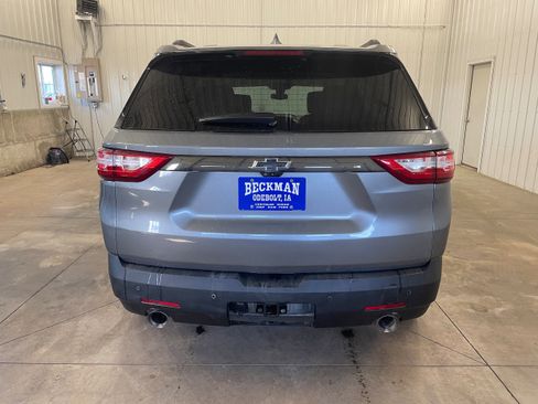 Used 2020 Chevrolet Traverse LT w/ LT Premium Package image 4