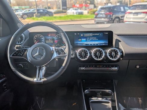 Certified 2025 Mercedes-Benz GLA 250 4MATIC image 28