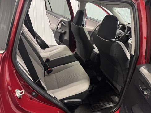 Used 2018 Toyota RAV4 XLE FWD image 23