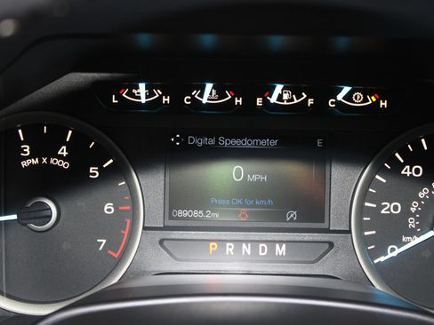 Used 2019 Ford F150 XLT w/ Equipment Group 302A Luxury AWD/4WD image 14