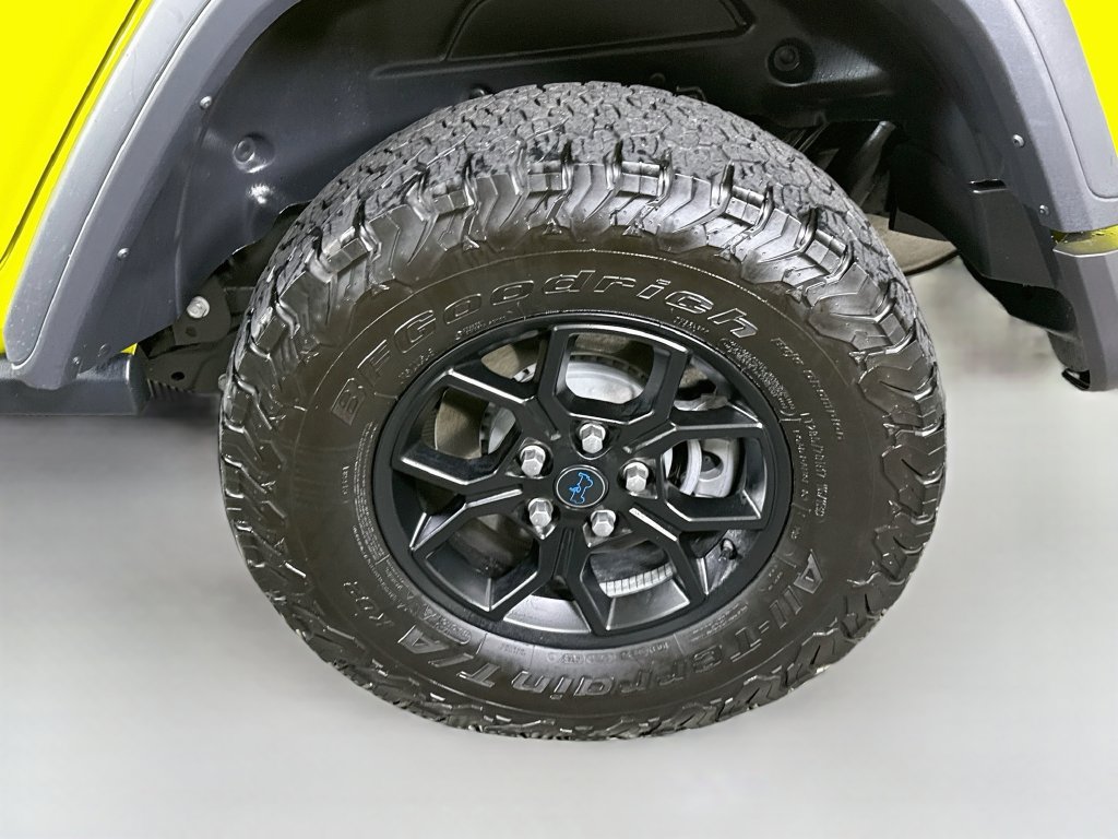 Used 2024 Jeep Wrangler Unlimited AWD/4WD image 32