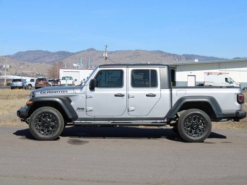 Used 2020 Jeep Gladiator Sport w/ Quick Order Package 24S AWD/4WD image 3