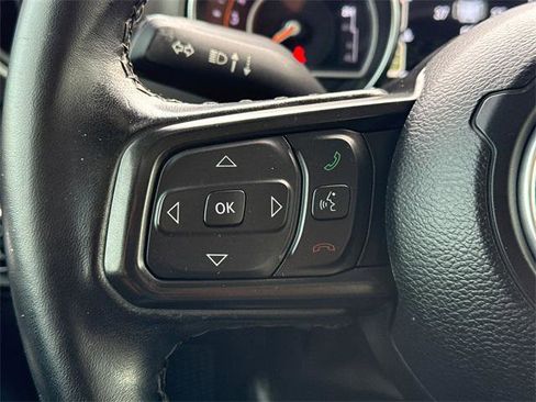 Certified 2021 Jeep Gladiator Willys image 32