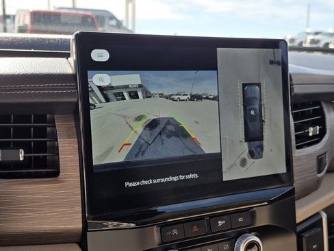 Used 2024 Ford Expedition Limited image 18