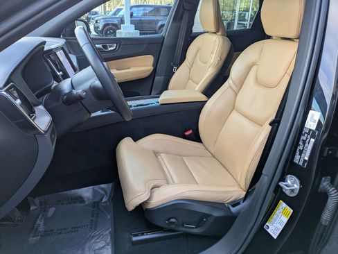 Certified 2023 Volvo XC60 B6 Ultimate w/ Protection Package Premier image 26