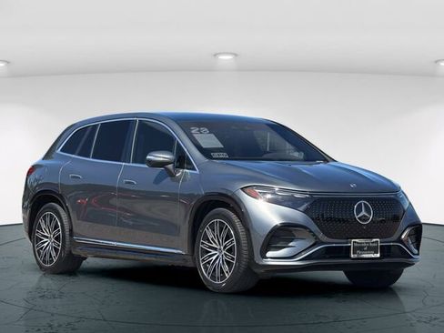 Used 2023 Mercedes-Benz EQS 580 4MATIC SUV image 9
