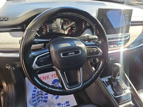 Used 2022 Jeep Compass Latitude w/ Sun and Sound Group AWD/4WD image 14