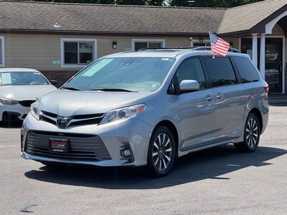 Used 2018 Toyota Sienna XLE Premium w/ Carpet Mat Package