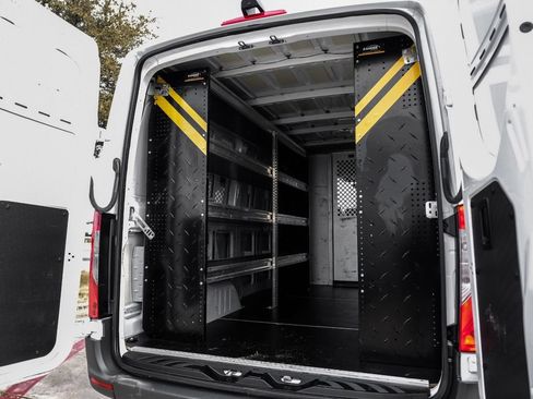 Used 2024 Mercedes-Benz Sprinter 2500 image 45