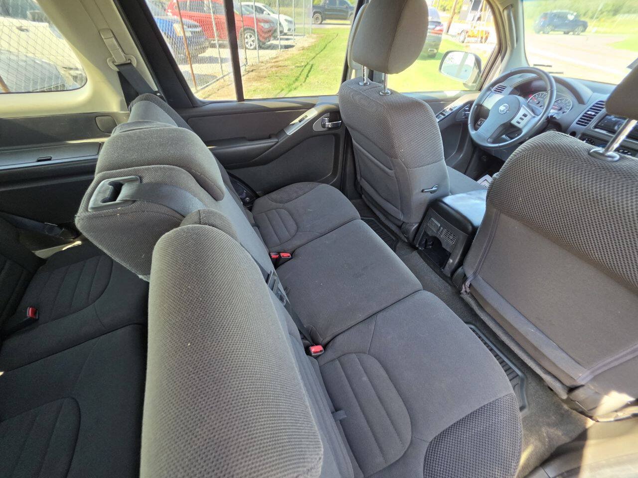Used 2008 Nissan Pathfinder S RWD image 5