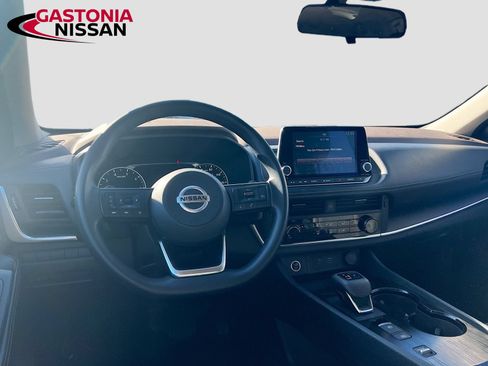 Used 2021 Nissan Rogue S FWD image 29