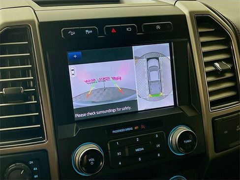 Used 2020 Ford F150 Platinum w/ Equipment Group 701A Luxury image 19