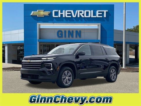 Certified 2025 Chevrolet Traverse LT image 1