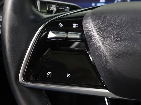 Used 2024 Cadillac Lyriq Tech RWD image 43