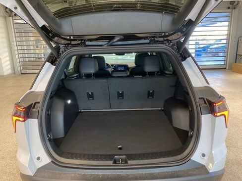 New 2026 Chevrolet Equinox RS w/ Convenience Package III AWD/4WD image 8