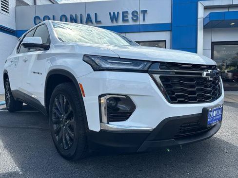 Used 2023 Chevrolet Traverse RS AWD/4WD image 2