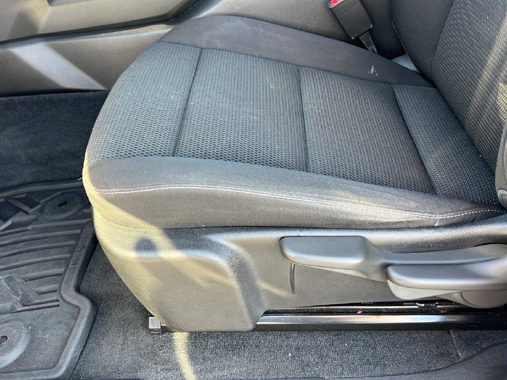 Used 2024 Chevrolet Colorado LT w/ LT Convenience Package RWD image 16