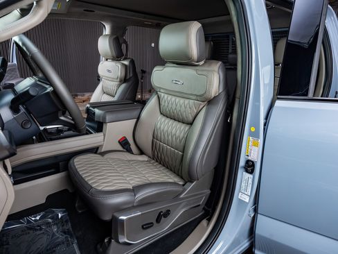 Used 2026 Ford F250 Platinum w/ Platinum Plus Package image 30