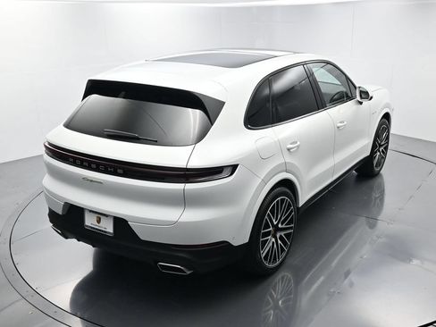 Certified 2026 Porsche Cayenne E-Hybrid AWD/4WD image 35