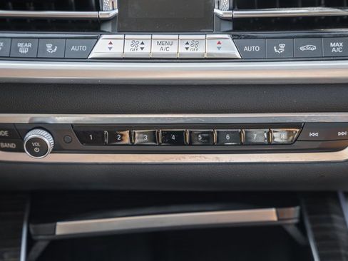 Used 2020 BMW X7 xDrive40i w/ Premium Package image 26