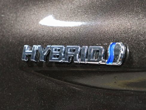 Certified 2018 Toyota Camry XLE w/ Audio Package FWD image 13