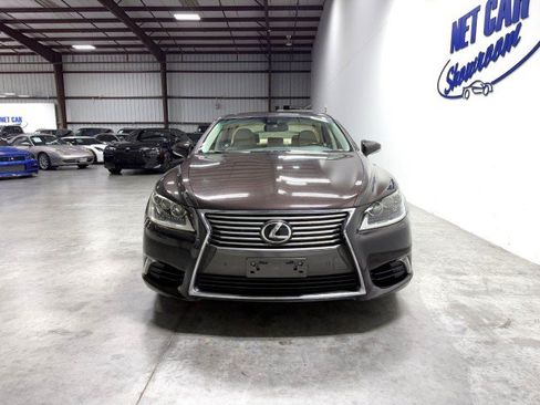 Used 2013 Lexus LS 460 w/ Ultra Luxury Pkg RWD image 5