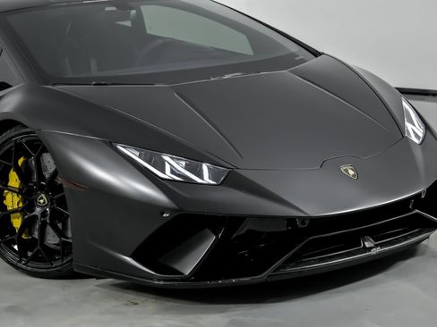 Used 2019 Lamborghini Huracan Performante image 3