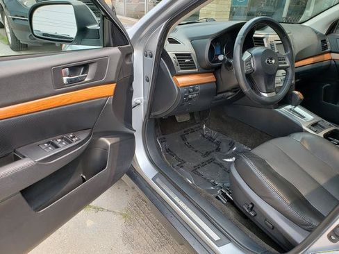 Used 2014 Subaru Outback 2.5i Limited w/ Moonroof Package AWD/4WD image 10