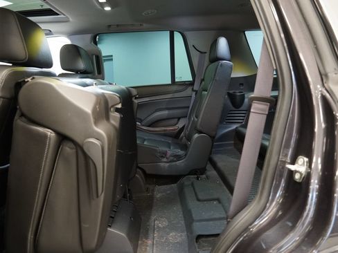 Used 2017 Chevrolet Tahoe LT w/ Luxury Package AWD/4WD image 31