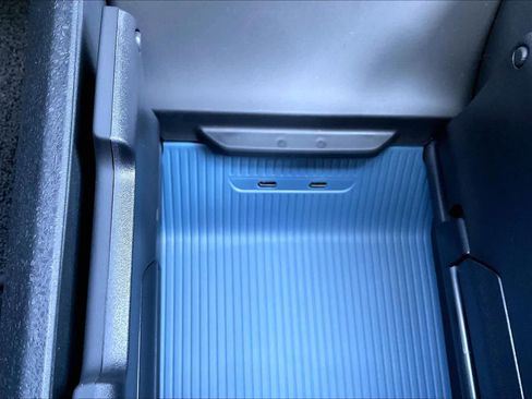 New 2025 Volvo EX30 Plus w/ Protection Package Premier image 23