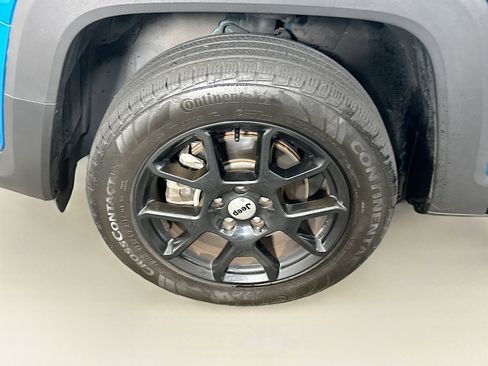 Used 2022 Jeep Renegade Latitude w/ Convenience Group image 11