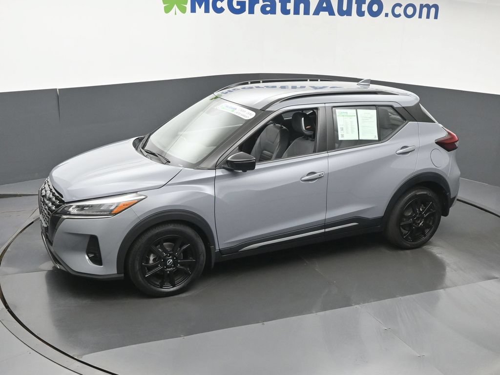 Used 2023 Nissan Kicks SR w/ SR Premium Package FWD image 22