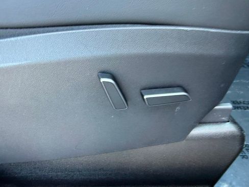 Used 2023 Tesla Model Y Performance image 35