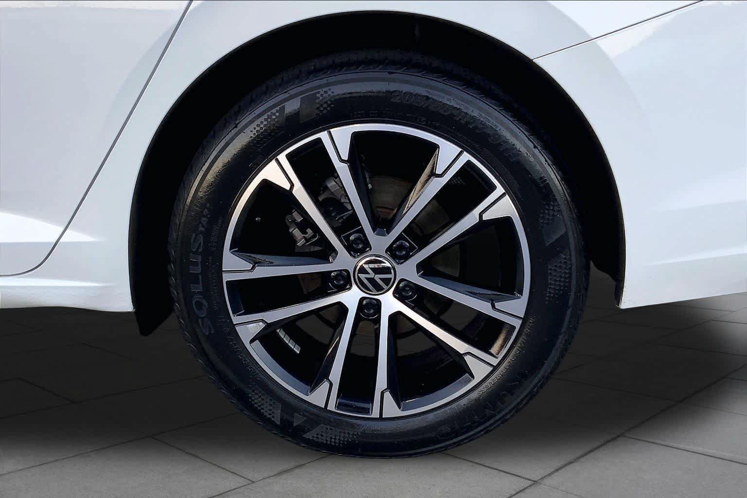 Used 2024 Volkswagen Jetta Sport FWD image 10