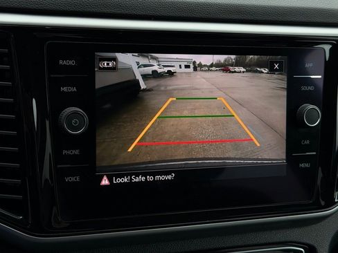 Used 2022 Volkswagen Atlas Cross Sport SE image 15