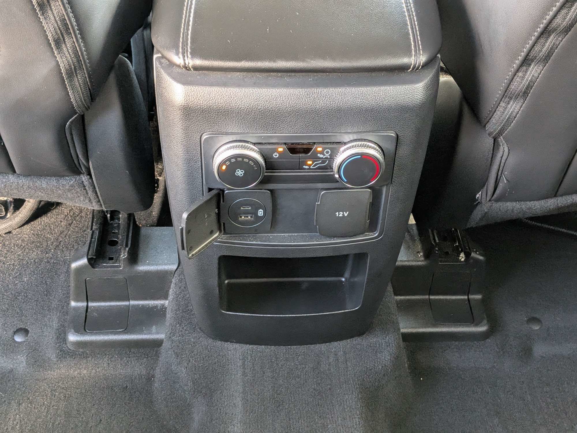 Used 2021 Ford Explorer XLT w/ Equipment Group 202A RWD image 16