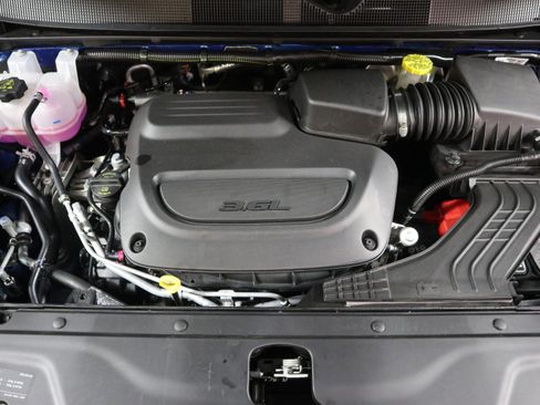 New 2026 Chrysler Pacifica Select image 14