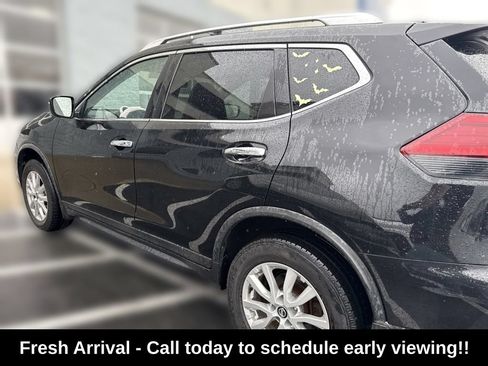 Used 2018 Nissan Rogue SV AWD/4WD image 2