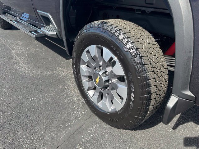 Used 2024 Chevrolet Silverado 2500 Custom w/ Custom Value Package AWD/4WD image 8