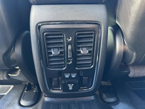 Used 2019 Jeep Grand Cherokee Limited image 30